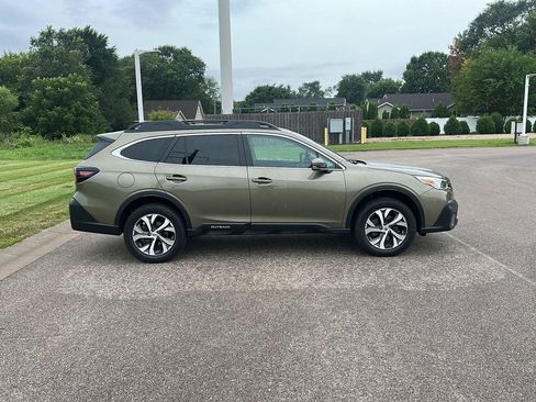 Used 2022 Subaru Outback Limited AWD/4WD image 2