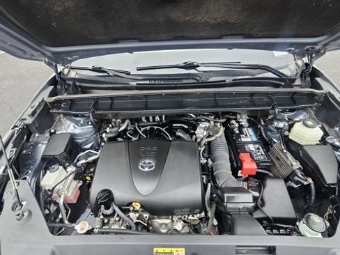 Used 2021 Toyota Highlander Limited image 10
