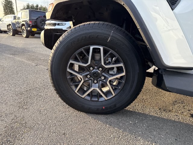 New 2026 Jeep Wrangler Unlimited Sahara AWD/4WD image 28