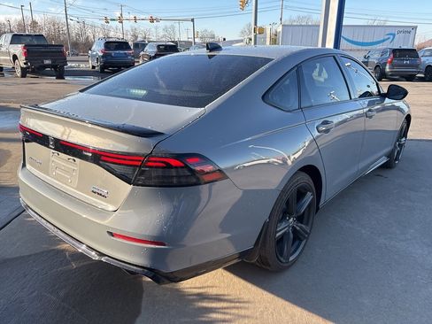 Used 2025 Honda Accord Sport image 5