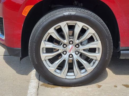 Used 2024 GMC Yukon Denali w/ LPO, Floor Liner Package AWD/4WD image 10