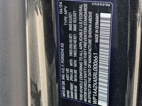 New 2024 Porsche Macan 4 Electric image 29