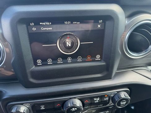 Used 2020 Jeep Wrangler Unlimited Sahara image 27