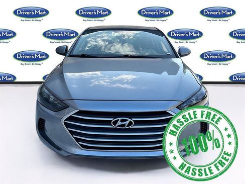 Used 2017 Hyundai Elantra SE FWD image 2