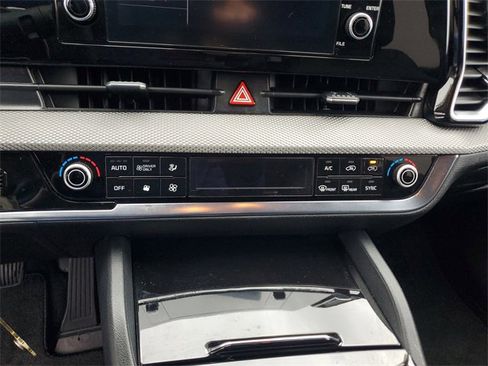 Used 2023 Kia Sportage LX image 25