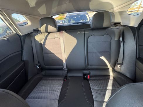 Used 2025 Chevrolet Trax LT w/ LT Convenience Package image 36