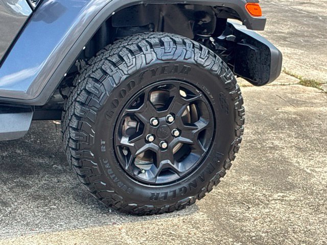Used 2023 Jeep Gladiator Sport AWD/4WD image 16