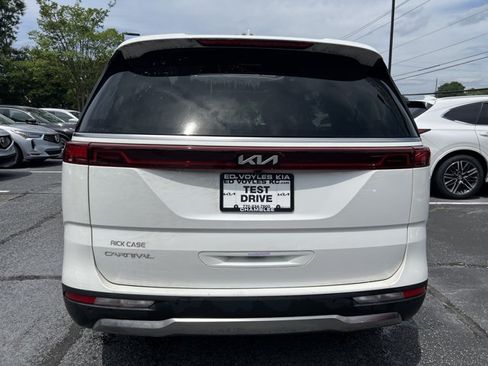 Used 2023 Kia Carnival SX Prestige FWD image 4