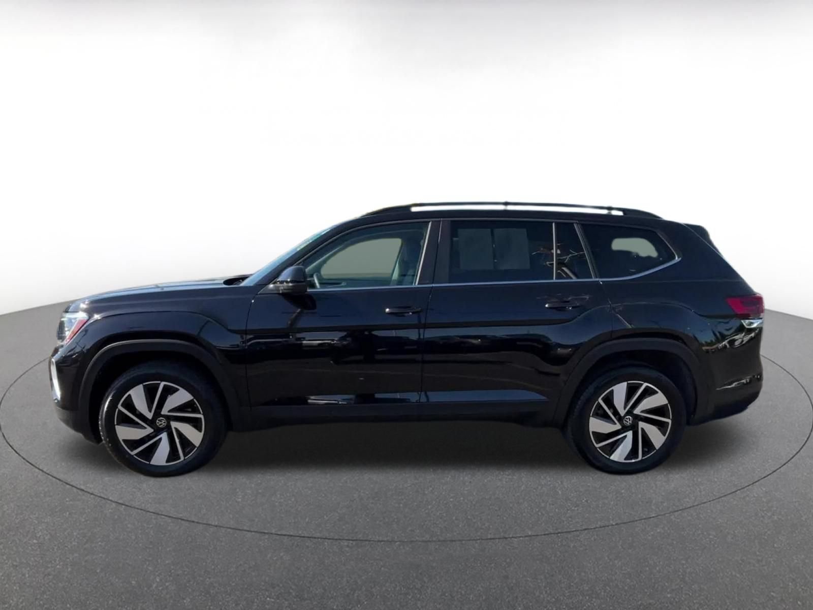 Used 2026 Volkswagen Atlas SE FWD image 8