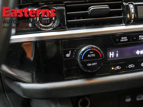 Used 2022 Nissan Pathfinder SL image 21