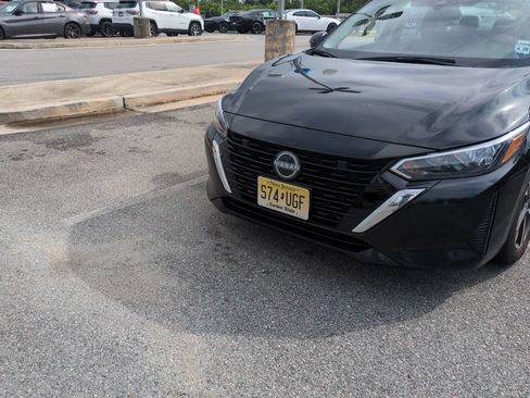Used 2024 Nissan Sentra SV FWD image 2