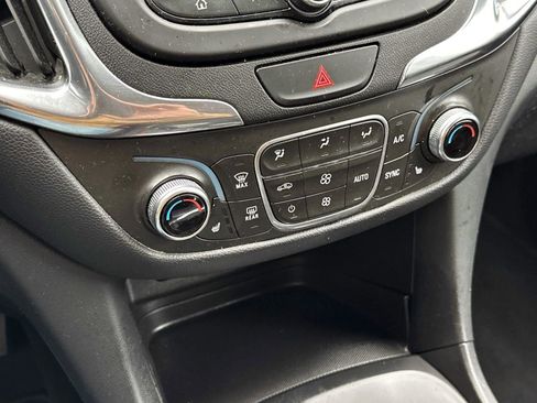 Used 2019 Chevrolet Equinox LT image 24