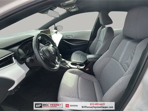 Used 2025 Toyota Corolla SE image 11