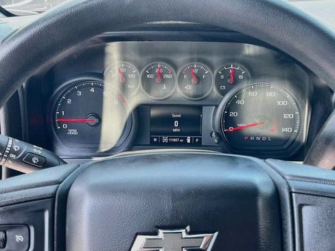 Used 2021 Chevrolet Silverado 1500 Custom Trail Boss AWD/4WD image 12