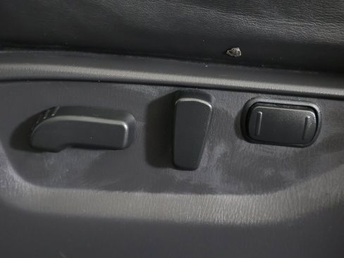 Used 2021 Nissan Armada SV w/ SV Appearance Package image 33