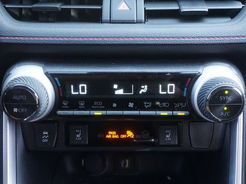 Used 2024 Toyota RAV4 SE w/ Weather & Moonroof Package AWD/4WD image 13