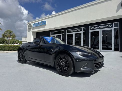 Used 2020 MAZDA MX-5 Miata Sport RWD image 22