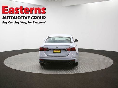 Used 2023 Nissan Altima 2.5 SR w/ SR Premium Package image 37