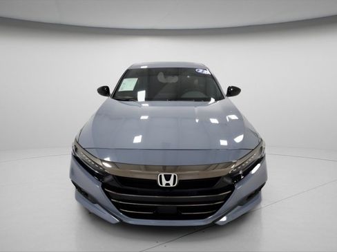 Used 2022 Honda Accord Sport image 2