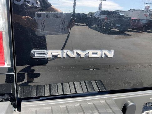 Used 2018 GMC Canyon 2WD Crew Cab w/ Convenience Package image 8
