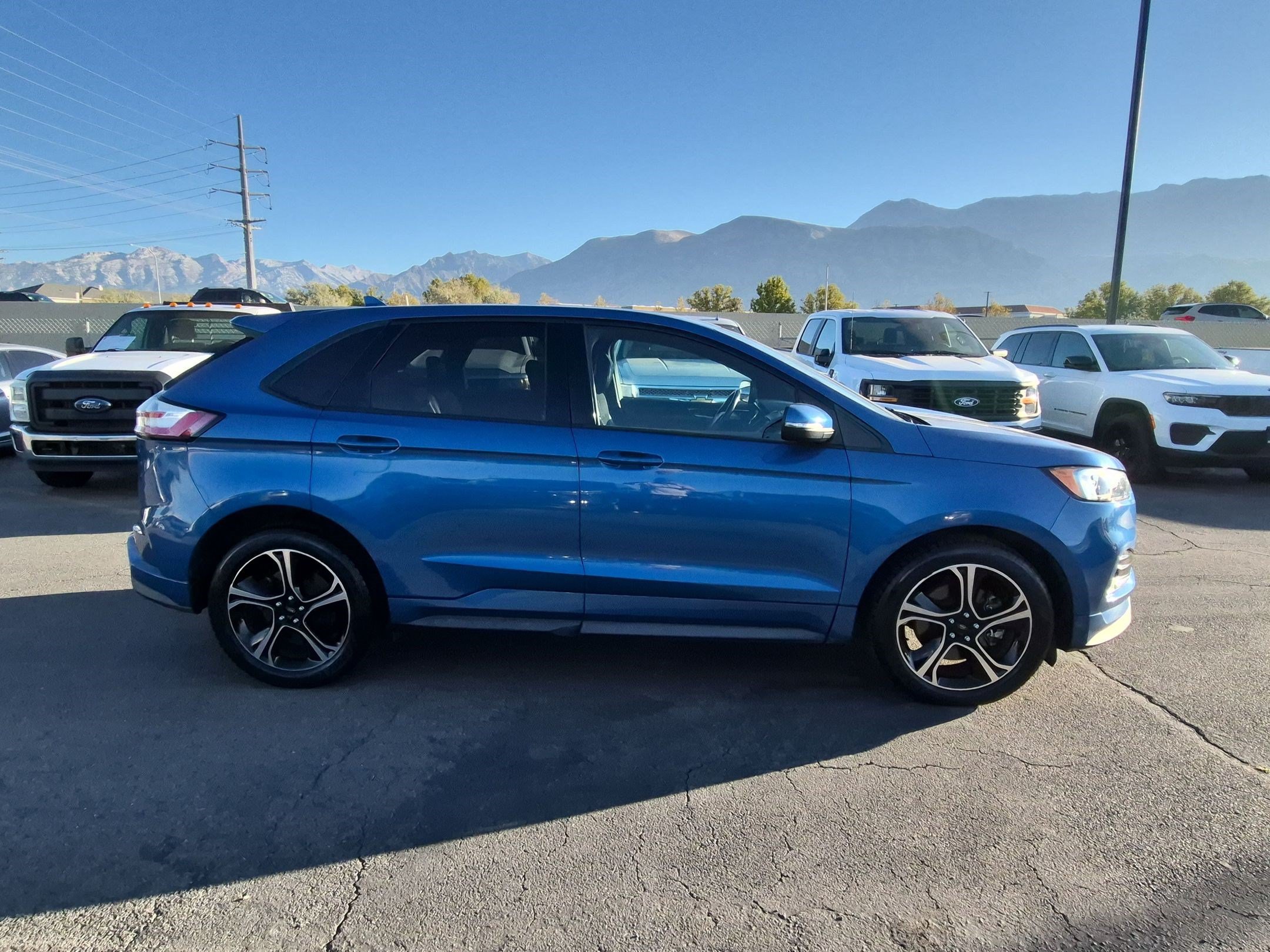 Used 2019 Ford Edge ST AWD/4WD image 2