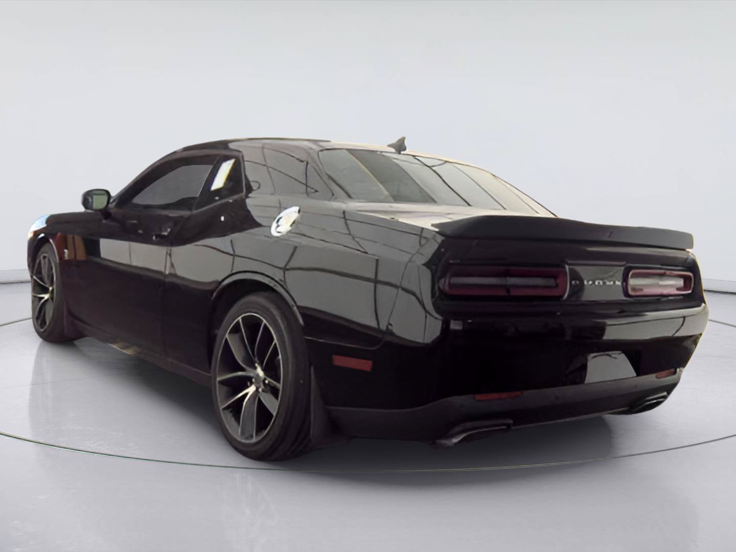 Used 2018 Dodge Challenger R/T Scat Pack RWD image 3