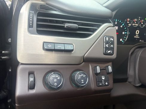 Used 2019 GMC Yukon Denali w/ Denali Ultimate Package image 20