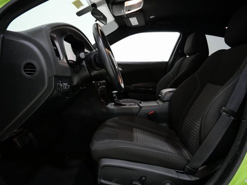 Used 2023 Dodge Charger SXT w/ Blacktop Package image 12