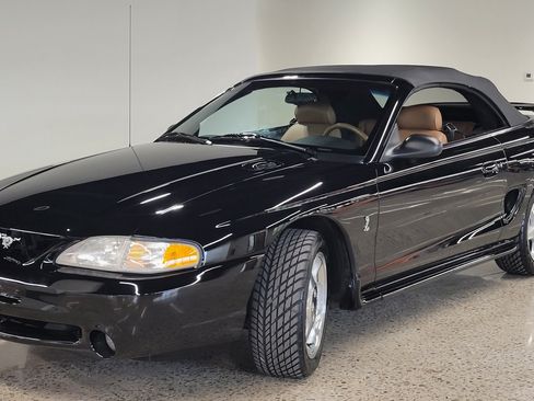 Used 1995 Ford Mustang GT RWD image 19