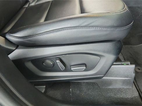 Used 2020 Ford Explorer XLT w/ Equipment Group 202A image 28