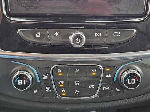 Used 2023 Chevrolet Traverse RS image 20