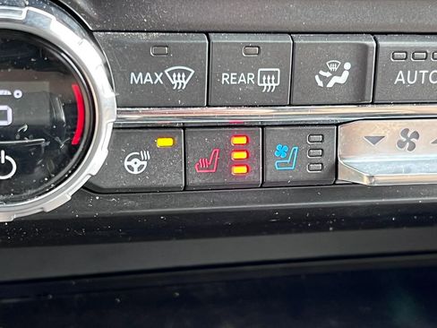 Used 2021 Ford F150 Lariat w/ Equipment Group 502A High AWD/4WD image 30
