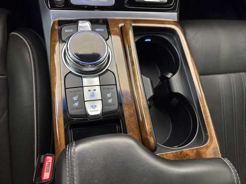 Used 2017 Genesis G90 5.0 Ultimate image 32