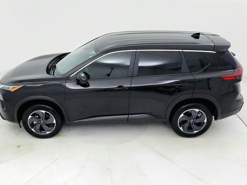 Used 2025 Nissan Rogue SV FWD image 14