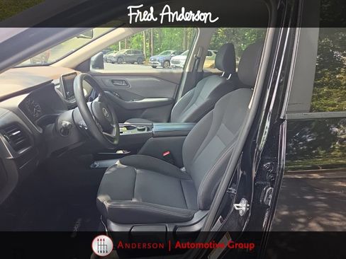Used 2023 Nissan Rogue S AWD/4WD image 2