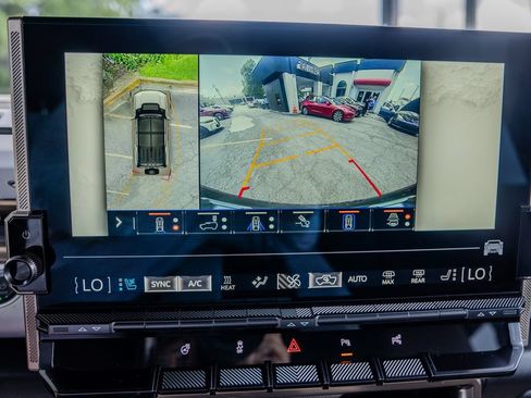 Used 2025 GMC Hummer EV 3X AWD/4WD image 11