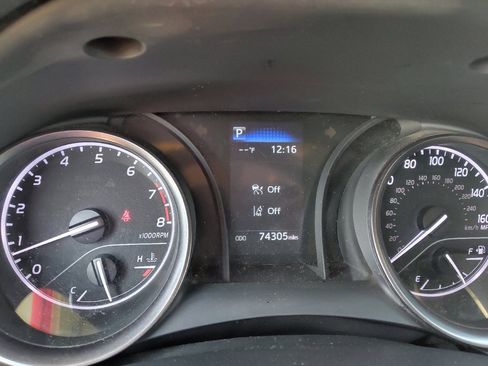 Used 2023 Toyota Camry SE FWD image 23