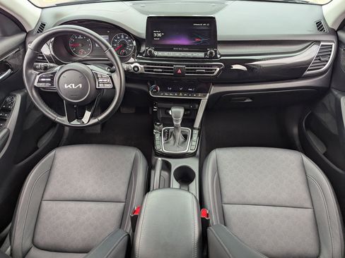 Certified 2023 Kia Seltos EX image 12