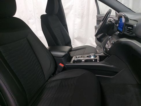 Used 2020 Ford Explorer XLT image 10
