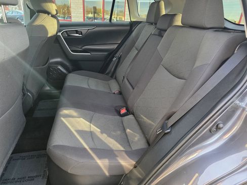Used 2022 Toyota RAV4 XLE image 9