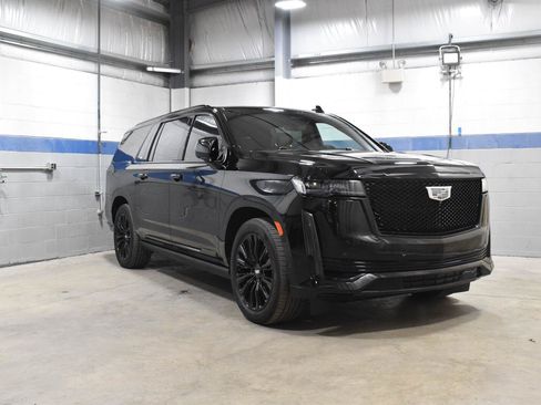 Used 2022 Cadillac Escalade ESV Sport w/ Touring Package AWD/4WD image 28