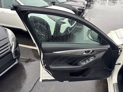 Used 2016 INFINITI Q50 3.0t Premium w/ 3.0T Premium Plus Package image 19