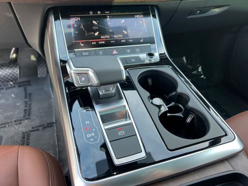 Certified 2025 Audi Q8 Premium image 33