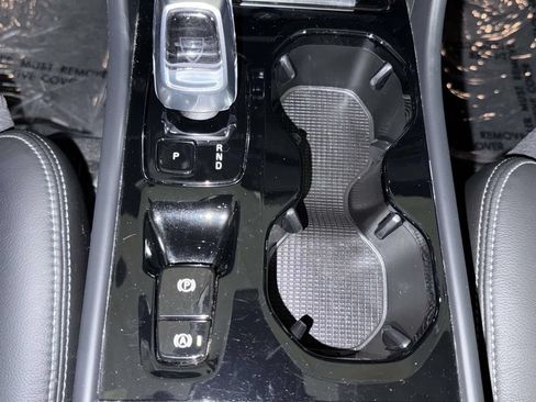 Used 2024 Volvo XC40 B5 Plus w/ Climate Package AWD/4WD image 22