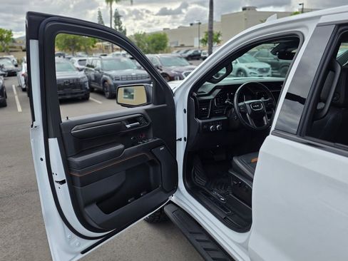 Used 2022 GMC Sierra 1500 AT4 w/ AT4 Premium Package AWD/4WD image 41