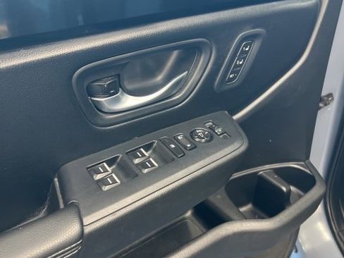 Used 2024 Honda Pilot Touring image 16