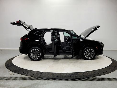 Used 2025 Chevrolet Blazer RS image 16