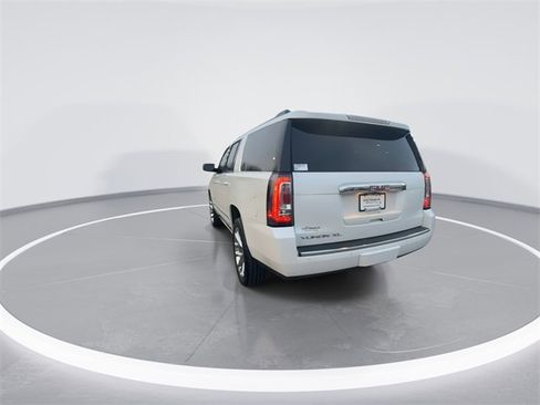 Used 2020 GMC Yukon XL Denali w/ Denali Premium Package image 7