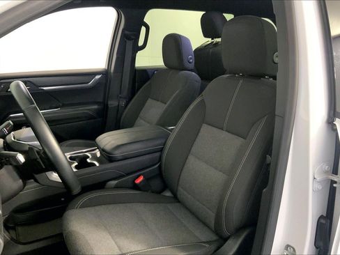 Used 2025 GMC Acadia Elevation AWD/4WD image 22