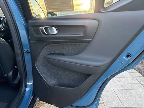 Used 2025 Volvo XC40 B5 Plus AWD/4WD image 13